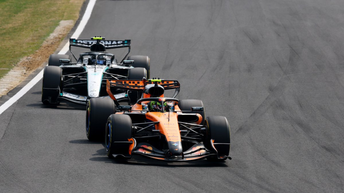 Lando Norris a George Russell