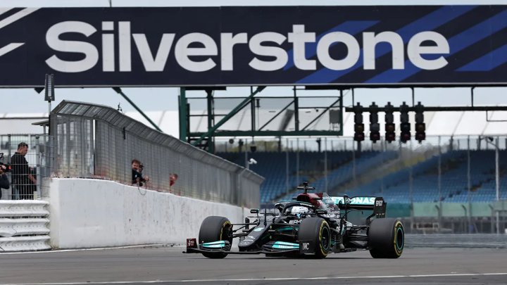 Doriane Pin absolvovala první test F1 s Mercedesem z roku 2021