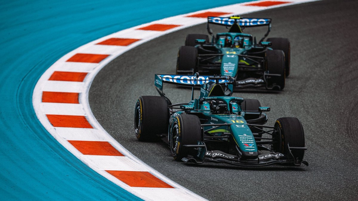 Fernando Alonso a Lance Stroll v Miami