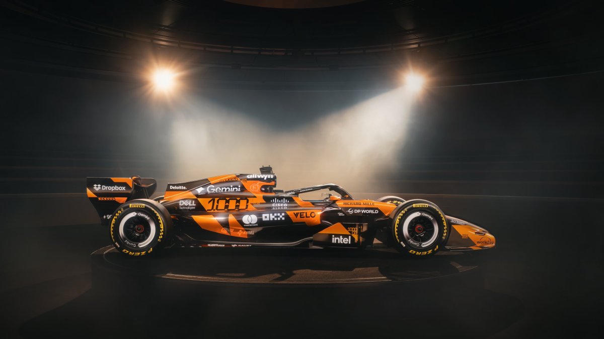 Mclaren odhalil speciální zbarvení k 1000. Velké ceně