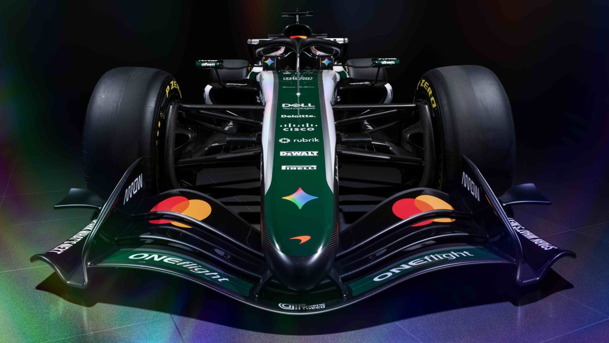 Speciální lakování Mclarenu MCL40 pro GP Británie