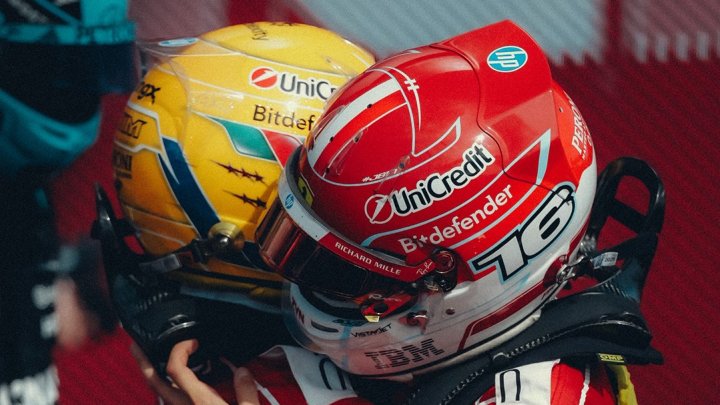 Charles Leclerc a Lewis Hamilton 