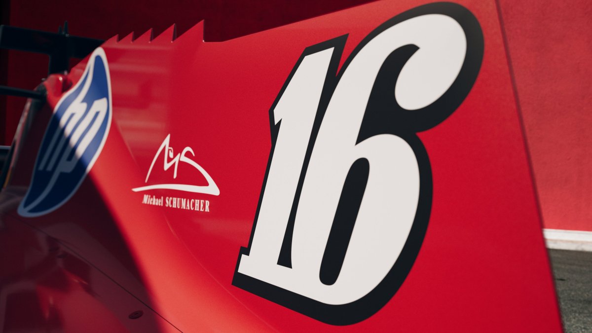 Ferrari SF-26 ve speciálním lakování na GP Itálie 2026