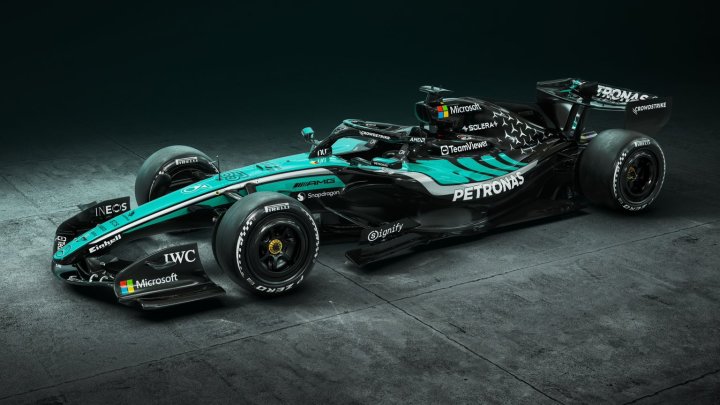 Speciální zbarvení Mercedesu na závod v Malajsii