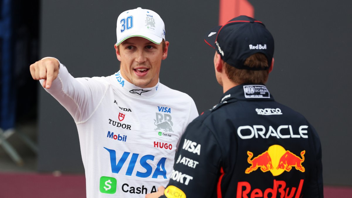Liam Lawson a Max Verstappen
