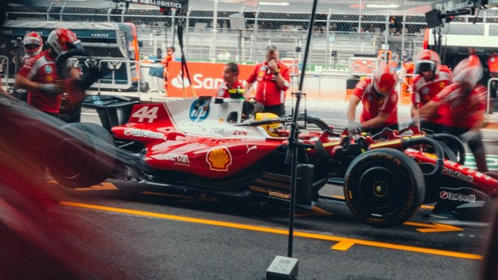 Lewis Hamilton v Mexiku